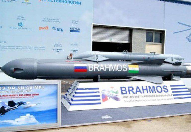 인도 국방부, 수 - 녹스키 방공 미사일 "브라흐 (BrahMos)"3 발사