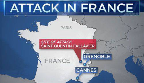 Олланд прервал визит в Бельгию и вернулся во Францию в связи с терактом