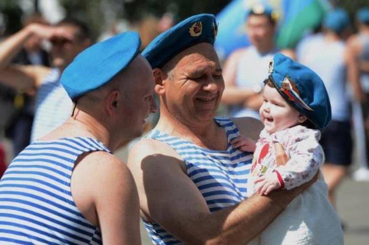 在莫斯科，空降兵日将开始提前庆祝