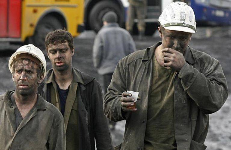 En Ucrania, se detuvieron todas las minas estatales, la minería del carbón