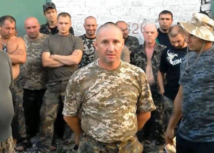 Le bataillon de chars des forces armées ukrainiennes a déclaré à Porochenko qu'il n'obéissait plus au commandement