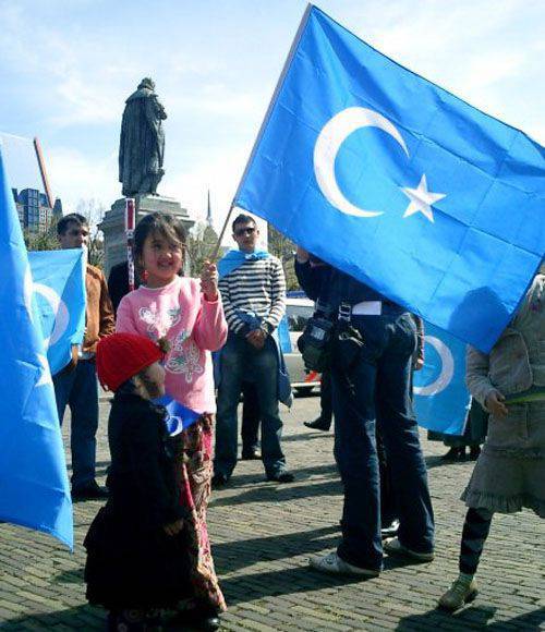 مقامات چینی از ارتباط سازمان آزادی بخش ترکستان شرقی با داعش خبر دادند