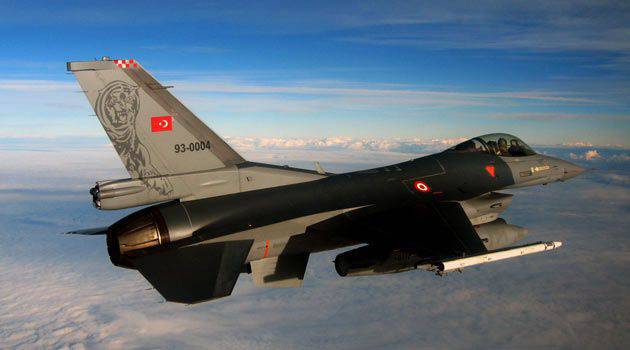 Medios de comunicación: un tiroteo entre los aviones de la Fuerza Aérea griega y turca