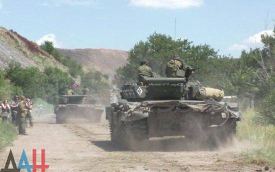 ДНР и ЛНР продолжают односторонний отвод военной техники от линии соприкосновения