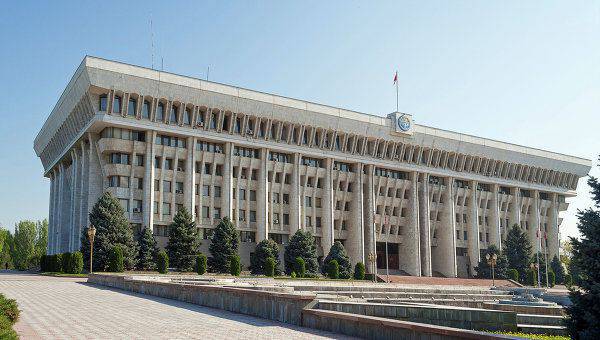 Autoridades kirguisas denuncian acuerdo de cooperación con Estados Unidos.