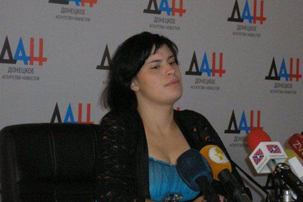 L'ex cecchino "Tornado" Darina Sokolova è tornata a Donetsk e ha detto che non avrebbe mai preso un'arma