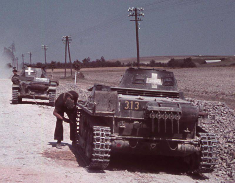 Cuando un comandante ingenioso detuvo una columna de tanques alemanes sin disparar un tiro