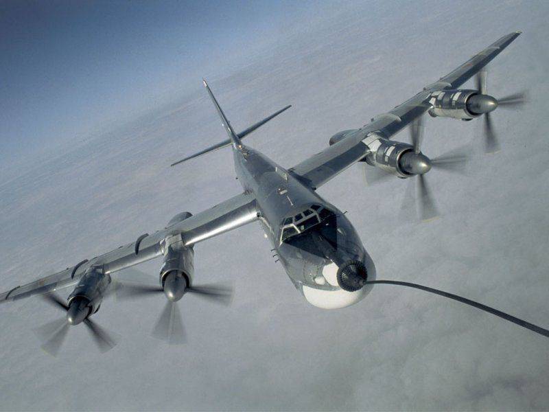 The crew of the Tu-95 congratulated the pilots of the US Air Force on Independence Day