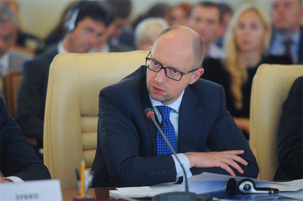 Yatsenyuk disappointed by the lack of knowledge of Ukrainian graduates of the exact date of signing the agreement on Euro-Association