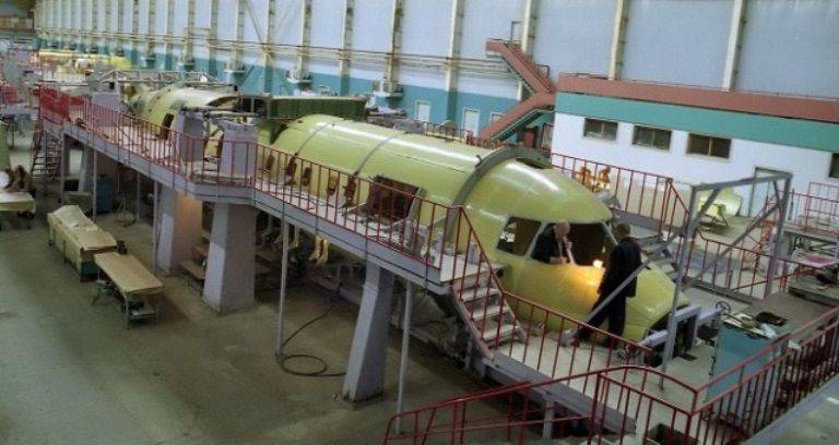 Samara Aviakor sospende la produzione di An-140