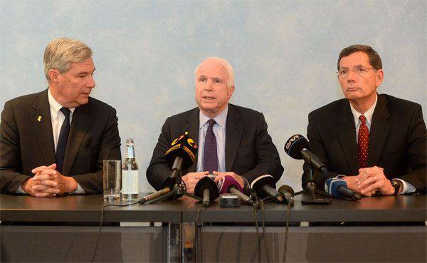 McCain, arriving in Tallinn, called Vladimir Putin "a thug and impudent"