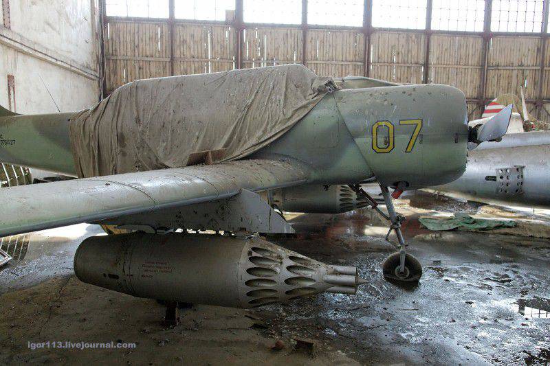 Yak-52B: un combattant partisan échoué
