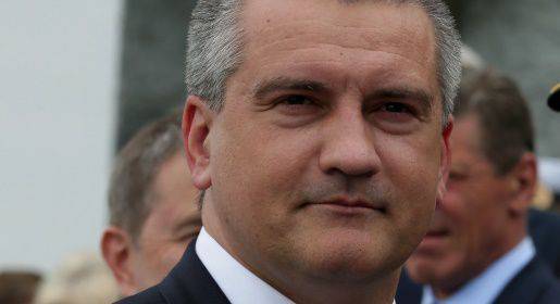 Una persona que se hace llamar "fiscal del ARC" llama a Sergey Aksyonov para interrogarlo