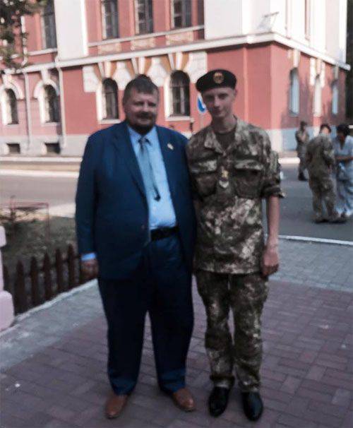 Нардеп ВРУ Мосийчук пишет, что в Ровно в здание прокуратуры неизвестные бросили гранату