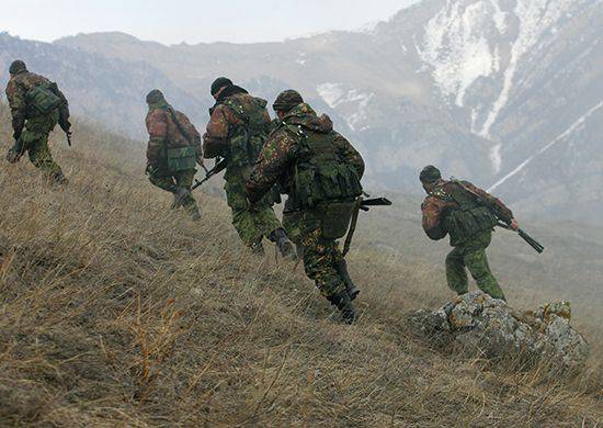 800 intelligence officers underwent special training at a mountain range in North Ossetia