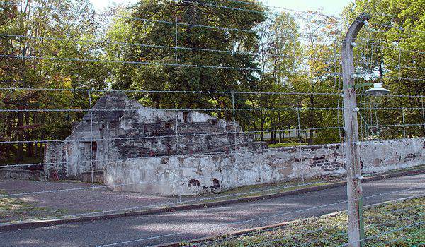 İngiliz basını: Almanya eski Buchenwald toplama kampına mülteci yerleştirdi