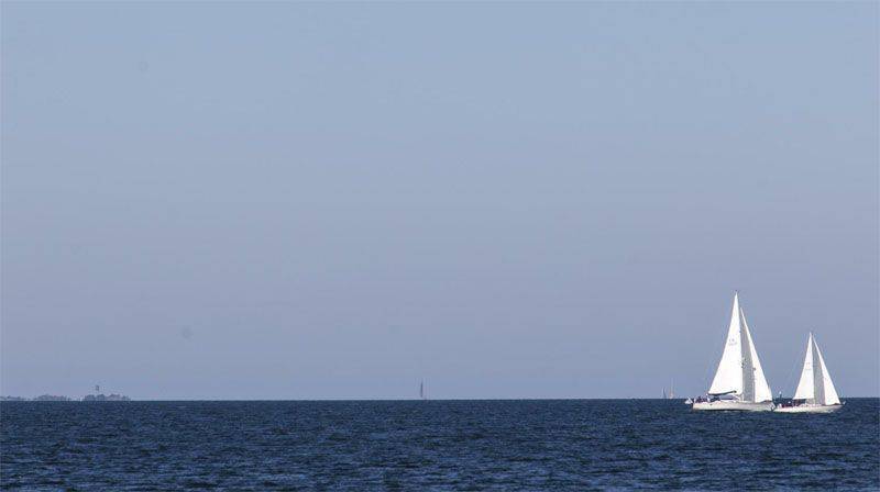 Het Litouwse ministerie van Buitenlandse Zaken protesteerde dat Russische oorlogsschepen de Litouwse burgerschepen in de Oostzee "bemoeien".