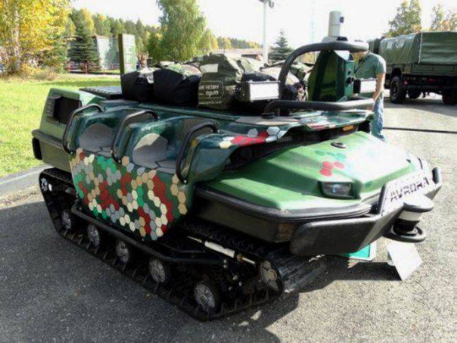 Het Russische robotsysteem "MARS A-800" zal verkenningen uitvoeren, munitie leveren en de gewonden evacueren