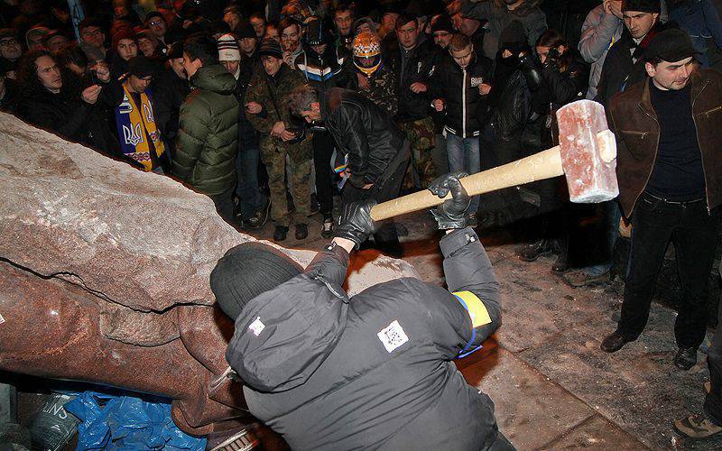 Bandera ISILisering van de cultuur en geschiedenis van Oekraïne