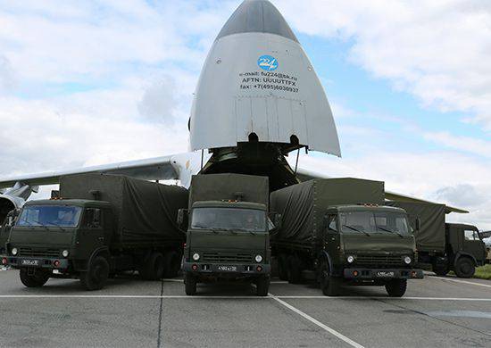 La protection du groupe aérien VKS RF à Lattaquié fournit aux marines russes