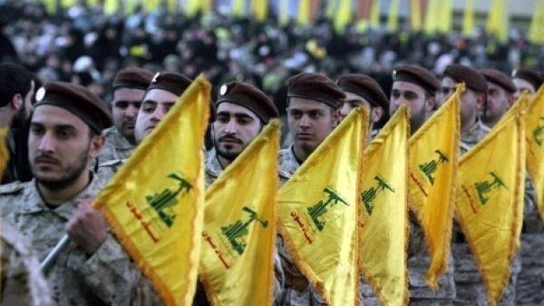 Reuters: Militares iranianos e oficiais do Hezbollah chegam à Síria