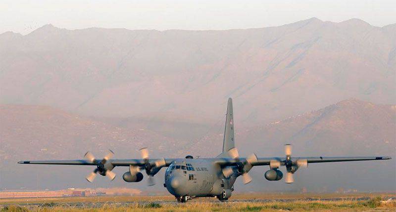 Eine C-130 Hercules der US-Luftwaffe stürzt in Afghanistan ab