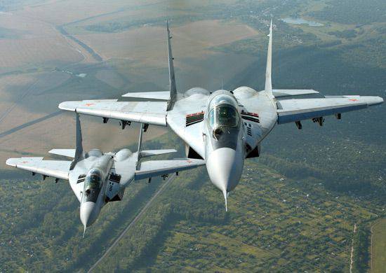 Russian and Serbian pilots participate in joint training flights