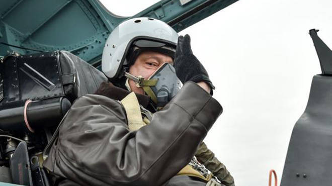 ...Не птица, летит и матерится