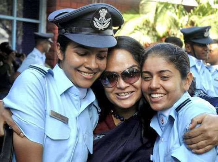 Los pilotos de caza aparecerán en la Fuerza Aérea de la India en 2017 g