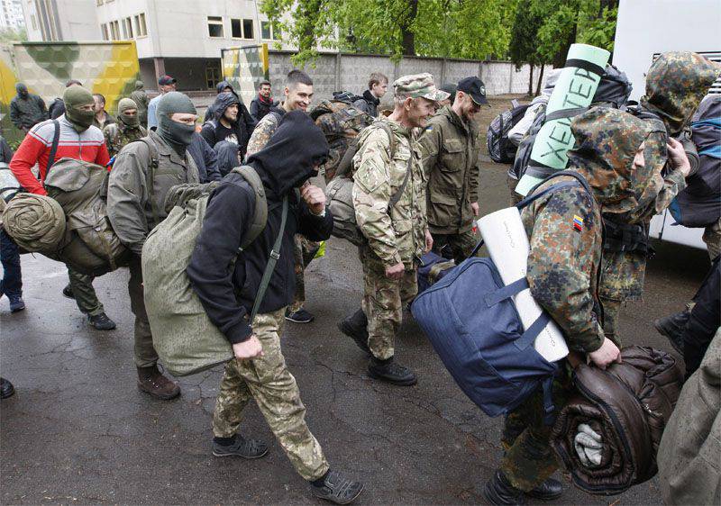 Medios de comunicación: traficantes de armas del ucraniano Azov detenidos en Moscú