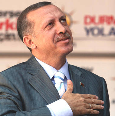選挙後のトルキエ大統領：エルドアン大統領は混乱ではなく安定を約束