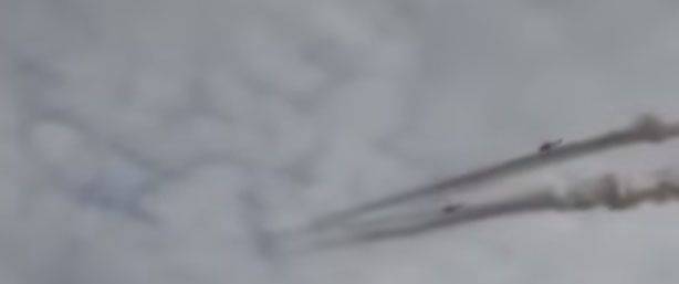 Российские вертолёты Ми-24 наносят удары по боевикам ИГ в районе Пальмиры