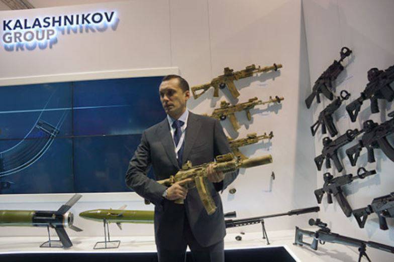 Kalashnikov negocia joint venture na Índia