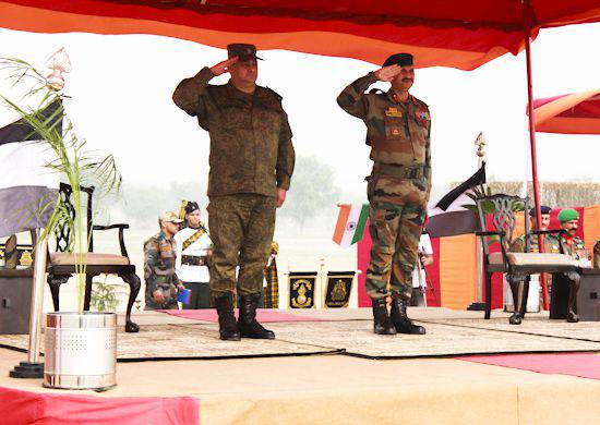 Les exercices russo-indiens Indra-2015 ont débuté sur le terrain d'entraînement de Mahadzhan (Inde)