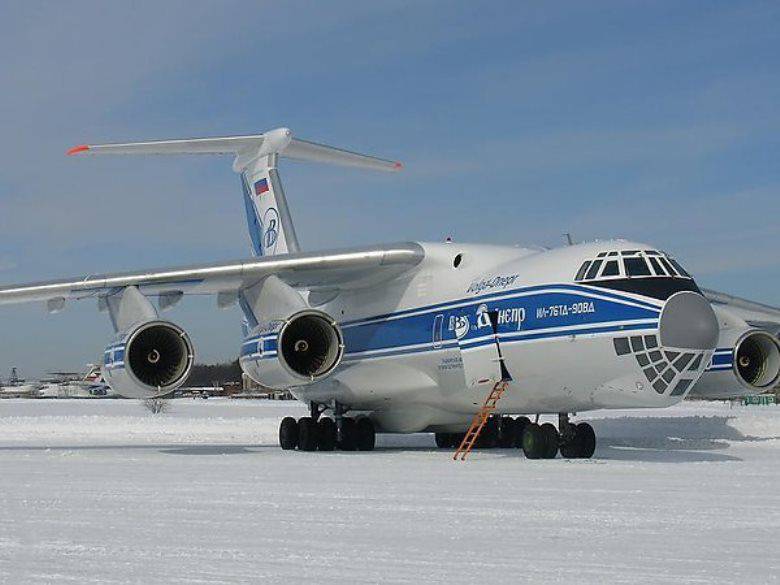 Antarktika’da IL-76TD-90ВД ilk defa buz pistine indi.