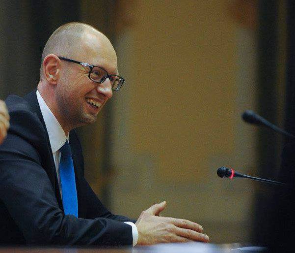 No "Bloco de Petro Poroshenko" falou novamente sobre a possível demissão de Yatsenyuk