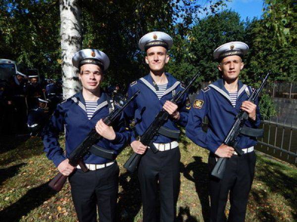 Полный вперёд, курсанты! Полный вперёд, курсанты!