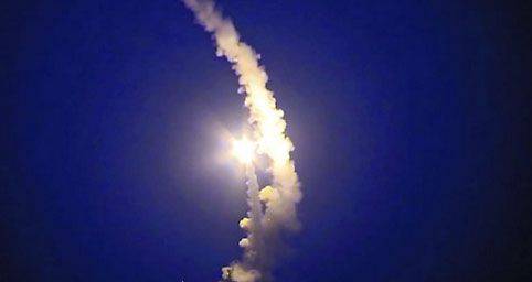 "Le Monde" утверждает, что корабли ВМФ РФ из Средиземного моря нанесли удары крылатыми ракетами по объектам ИГ в Эр-Ракке (Сирия)