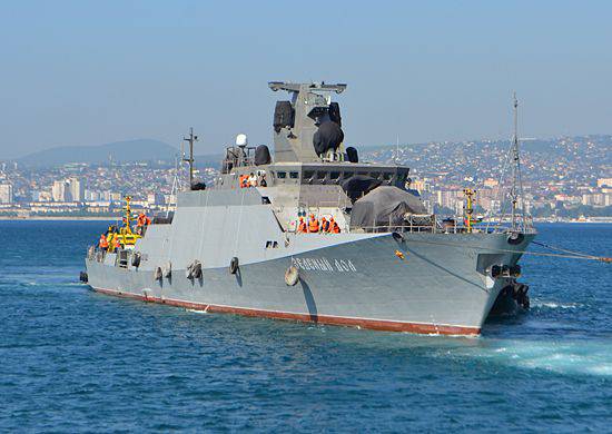 ספינות הטילים הקטנות החדשות ביותר "סרפוחוב" ו"זלני דול" הגיעו מנובורוסייסק לבסיס סבסטופול של צי הים השחור הרוסי.