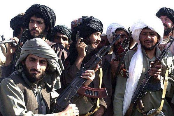 Taliban, Kandahar (Afganistan) yakınındaki askeri üs kontrolünü ele geçirmeye çalıştı