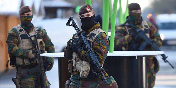 Η βελγική αστυνομία συνέλαβε πέντε ακόμη άτομα που θεωρεί ότι εμπλέκονται σε δραστηριότητες του ΙΚ στη χώρα