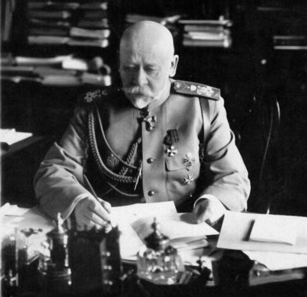 O general Sukhomlinov é culpado do projétil da Primeira Guerra Mundial?