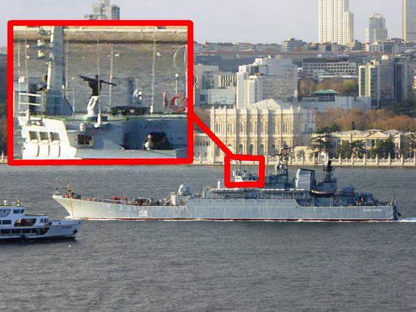 Türkisches Außenministerium: Das Erscheinen eines Militärs mit MANPADS in der Hand auf einem russischen Schiff im Bosporus ist eine Provokation