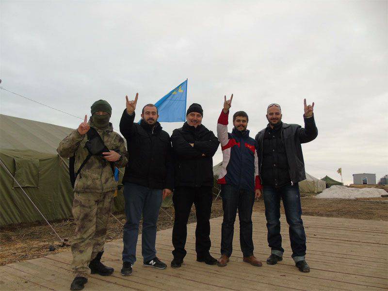 The militants of the Turkish fascist movement "Gray Wolves" joined the blockade of Crimea