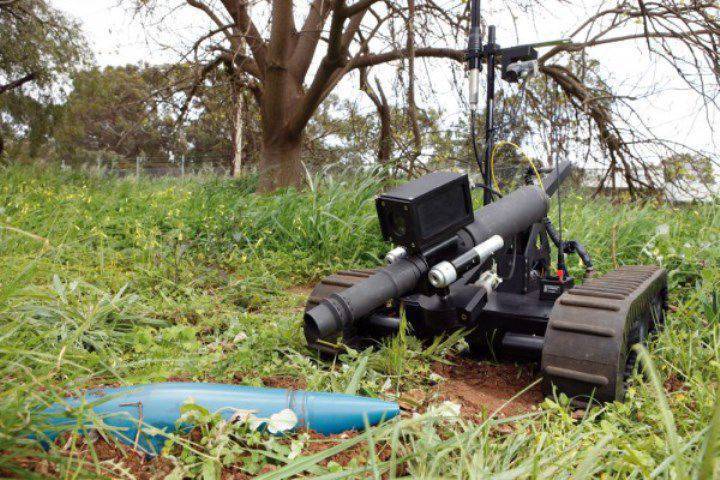 I cinesi hanno sviluppato un trio robotico: scout, gunner e sapper