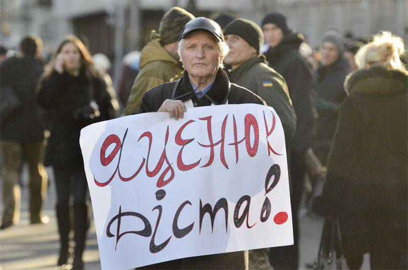 Yatsenyuk said that Kiev is ready to sue Moscow for 3-billion debt