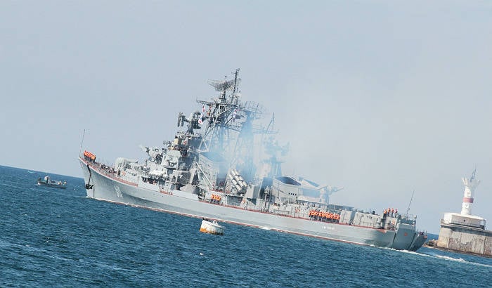 Корабль "Сметливый" открыл огонь при опасном приближении турецкого судна