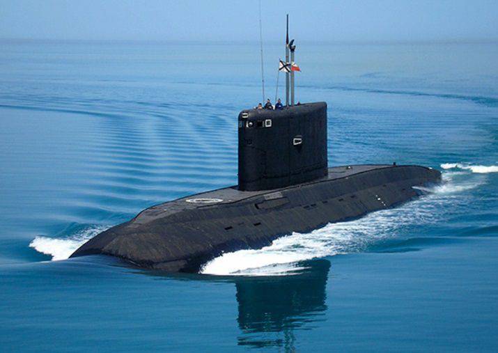 El submarino "Rostov-on-Don", que disparó en diciembre 8 en objetivos en Siria, entró en el Mar Negro