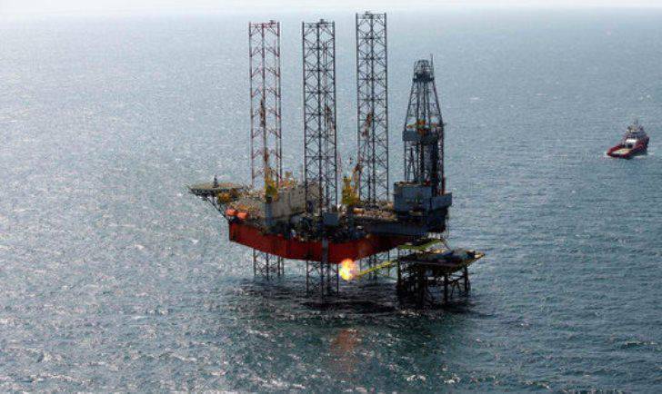 Two Ukrainian warships approached Chernomorneftegaz drilling