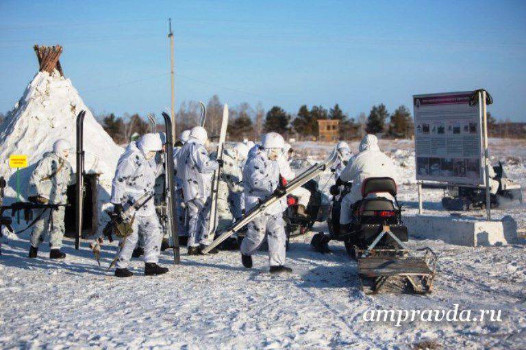 Per i cadetti, il PALFUL ha costruito un campo di addestramento sul ghiaccio